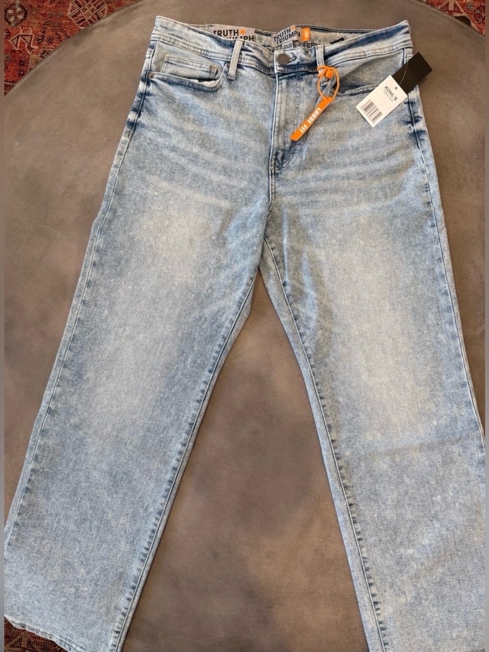 NWT Kohl's Truth & Triumph Men's Light Blue loose Jeans 33x30.